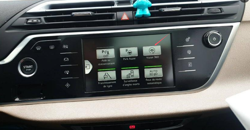 Aston Martin Apple Carplay et Android Auto