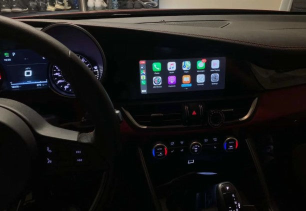 Aston Martin Apple Carplay et Android Auto